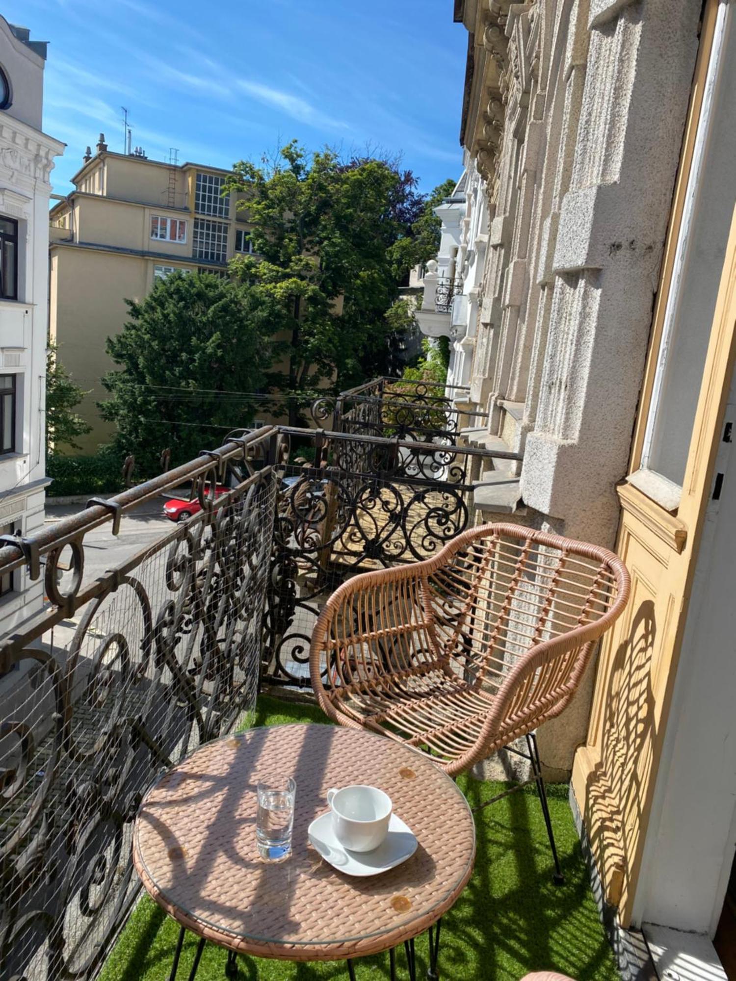 Grosszuegiger Wiener Altbau Gleich Neben Schoenbrunn Extérieur photo