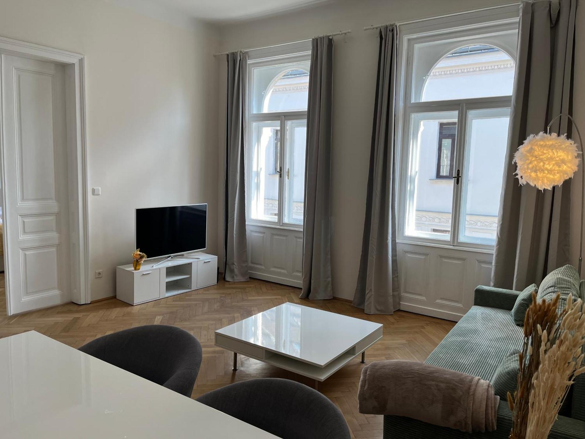 Grosszuegiger Wiener Altbau Gleich Neben Schoenbrunn Extérieur photo