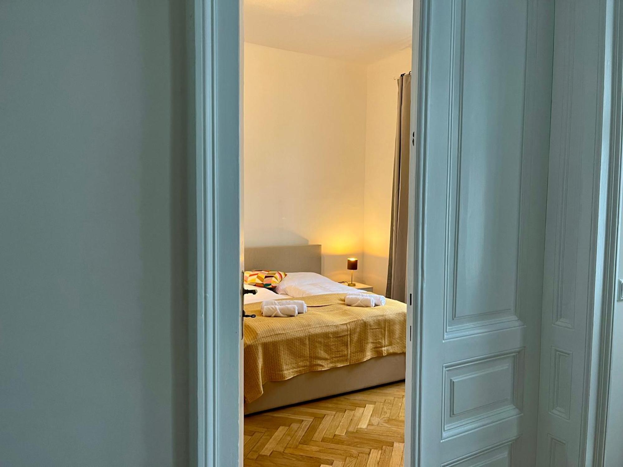 Grosszuegiger Wiener Altbau Gleich Neben Schoenbrunn Extérieur photo