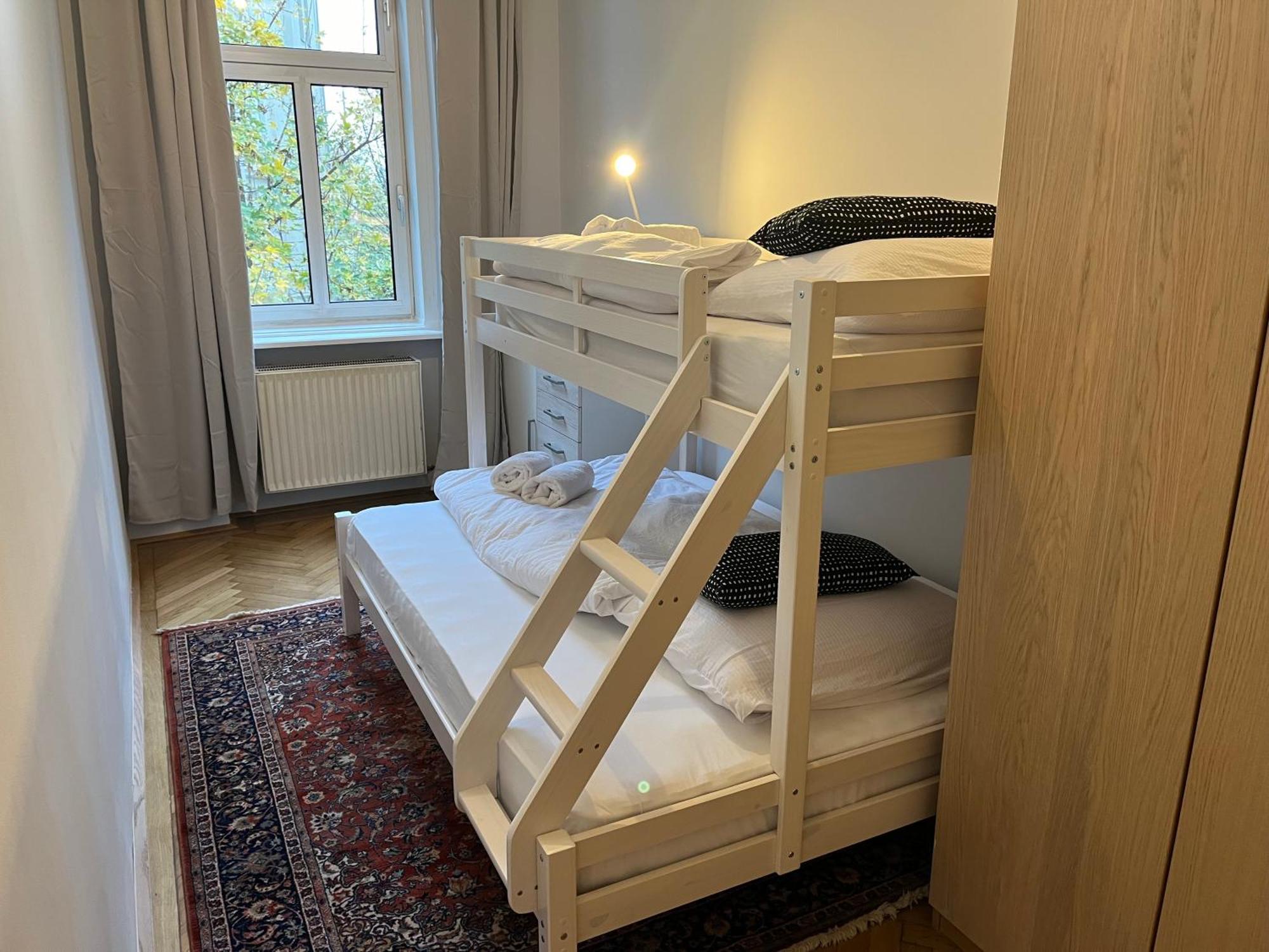 Grosszuegiger Wiener Altbau Gleich Neben Schoenbrunn Extérieur photo